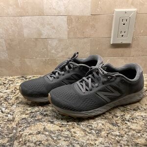 New Balance Men's Sneakers (sz 10.5)